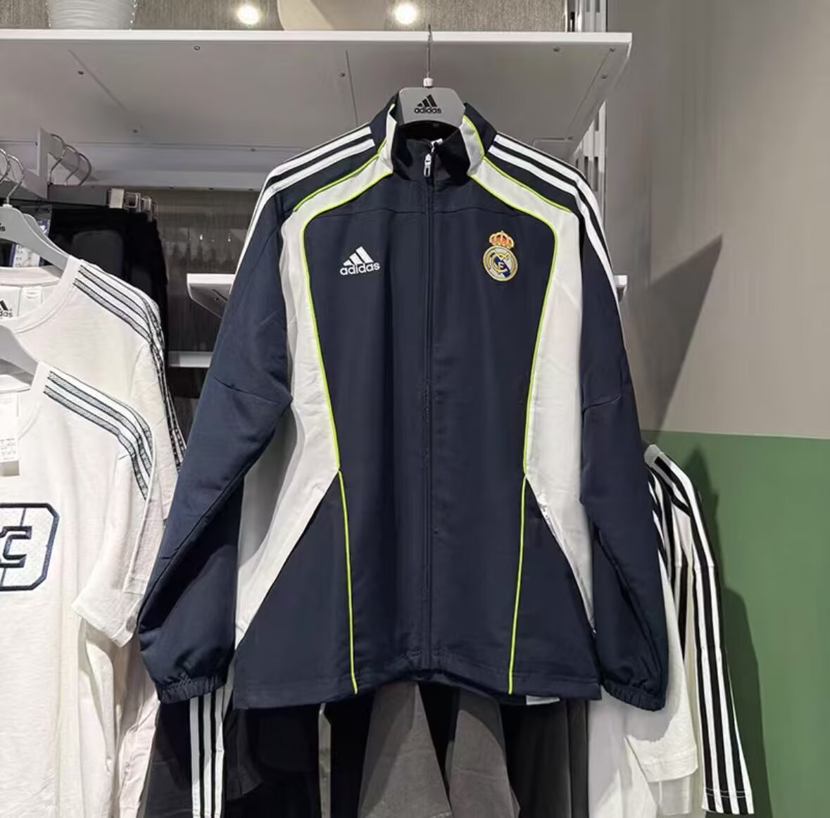 AAA Quality Real Madrid 25/26 Wind Coat - Navy Blue